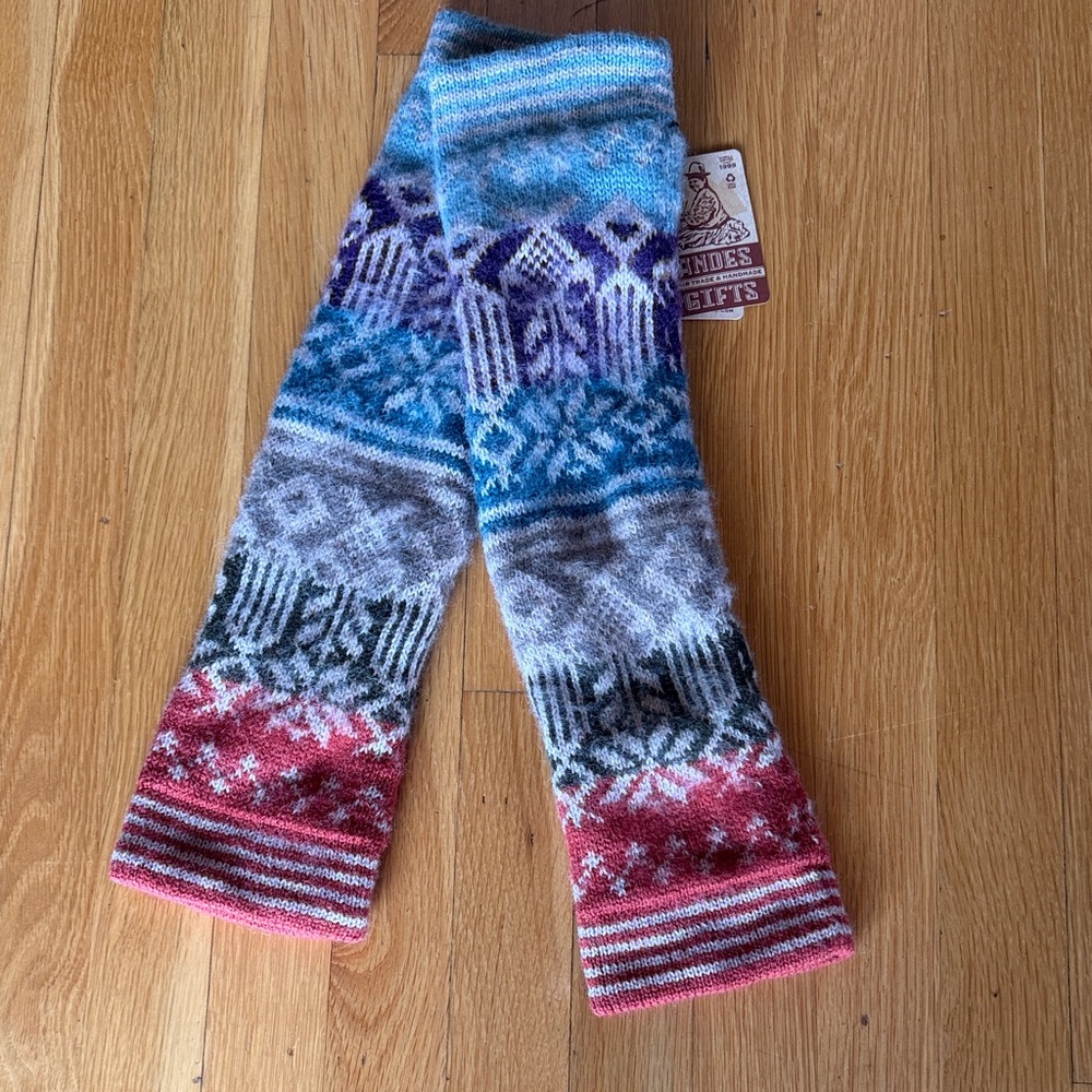 NWT 100% soft, plush wool arm or leg warmers, nice stretch, double layered.